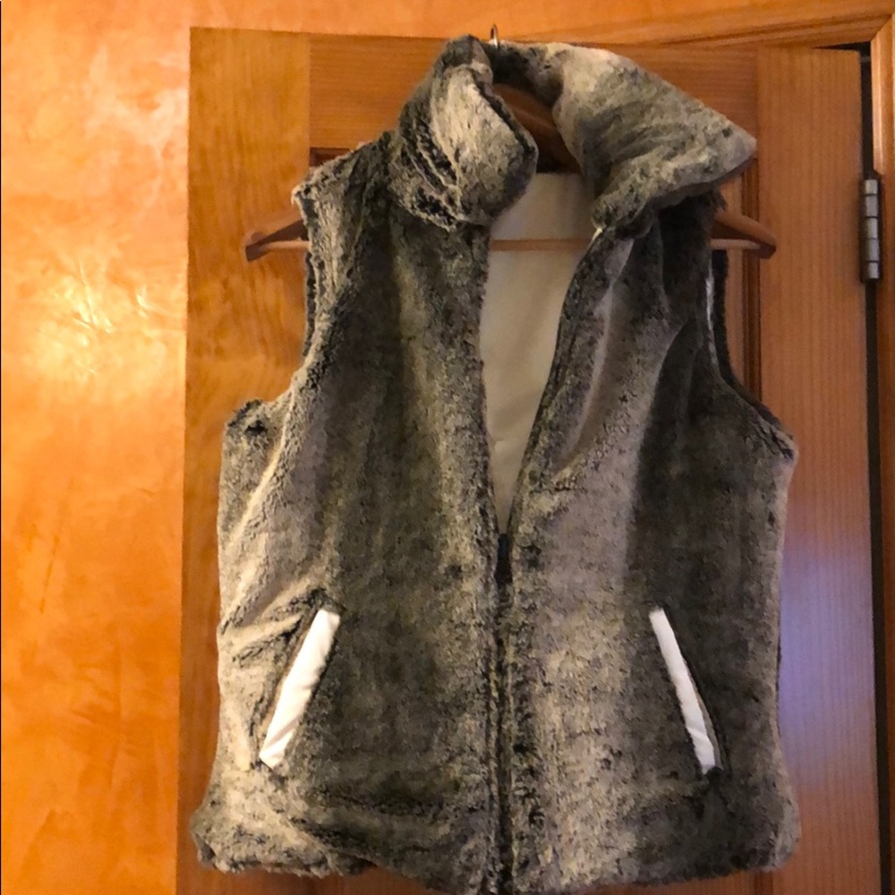 Vest - Picture 3 of 4